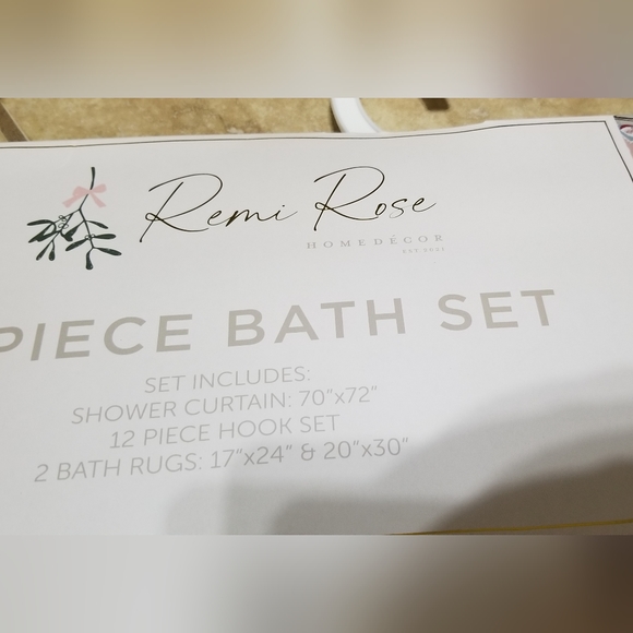 Remi Rose Bath Set - Picture 2 of 3